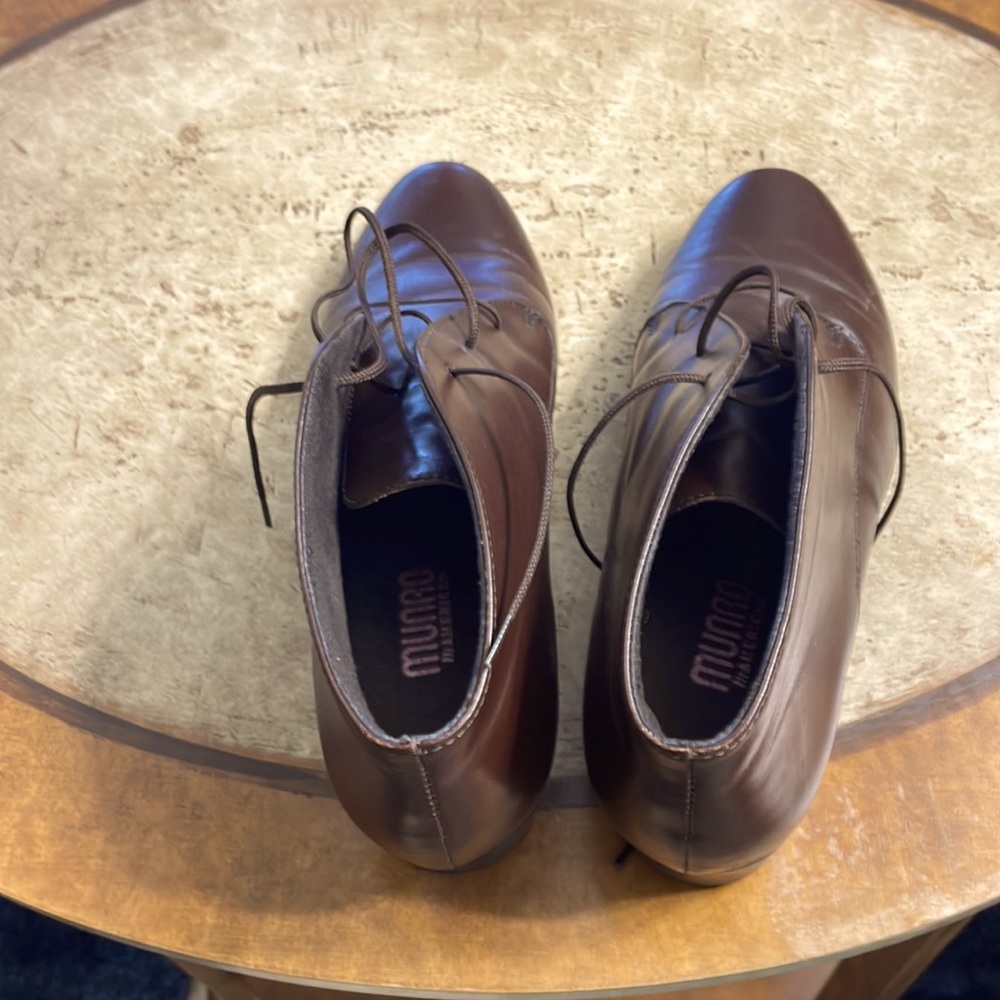 Brown ankle boot-size 7